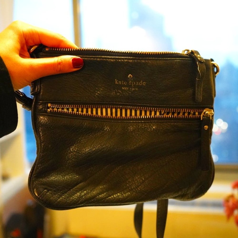 Adorable Kate Spade cross body bag!
